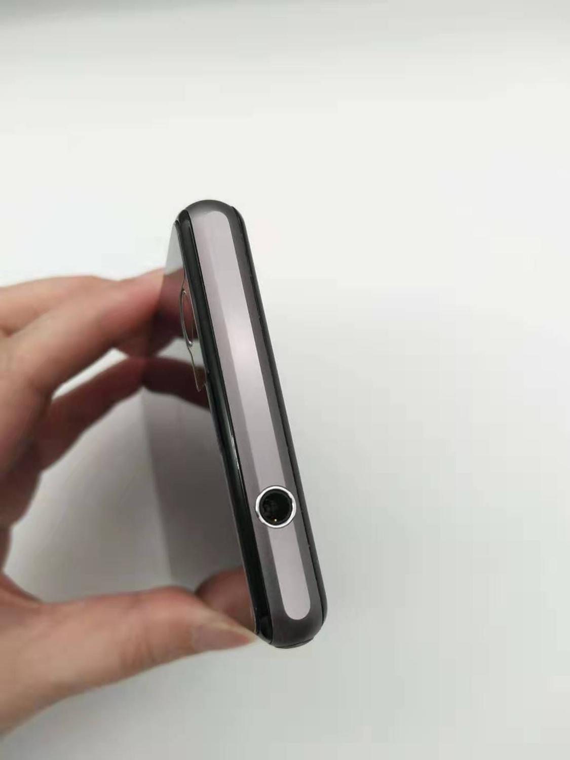 Sony Xperia Z1 Compact Refurbi - Drone Z1 recension och pris
